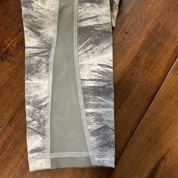 Lululemon legging - Picture 5 of 7